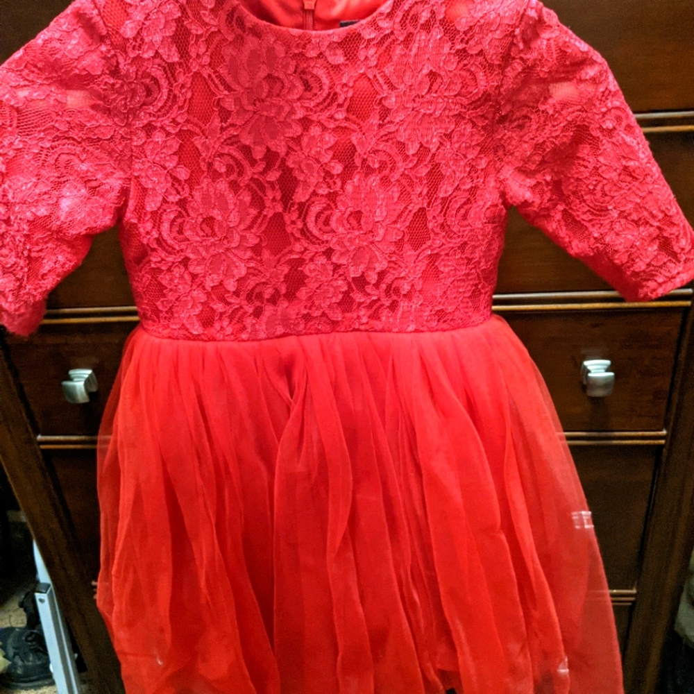 Red quarter sleeve dress by Le Petit Dolly